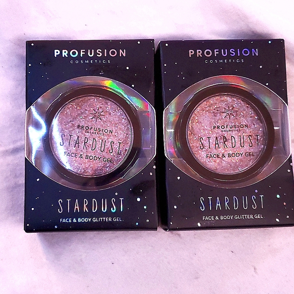 Sold Nwt Stardust body and face glitter